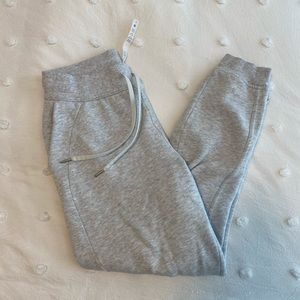 Lululemon Scuba HR Jogger, Size 8